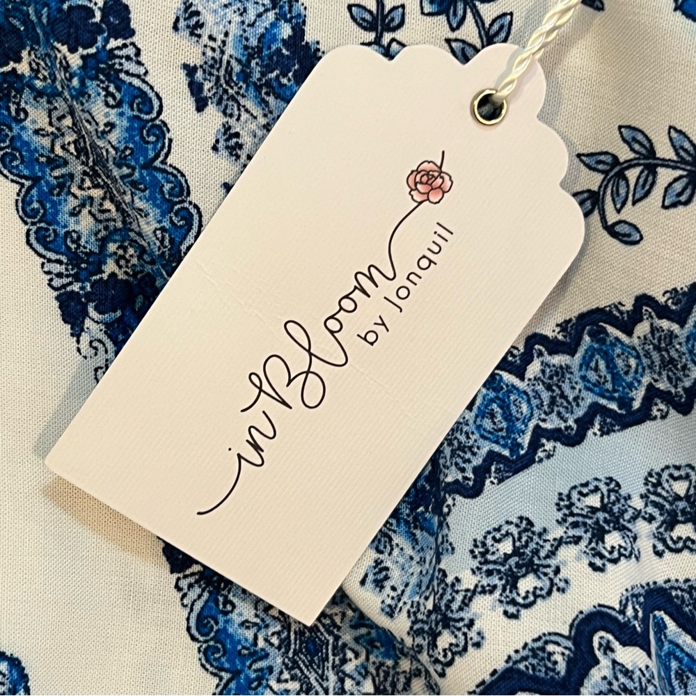 IN BLOOM camisole tank top medium blue white floral lace new with tags - Picture 5 of 9